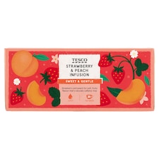 Tesco Ovocný čaj s jahodami a ibištekom s príchuťou broskýň 20 x 2 g (40 g)