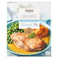 Tesco Pečená fileta z kuracích pŕs so zemiakovo-mrkvovým pyré, omáčkou a duseným hráškom 400 g